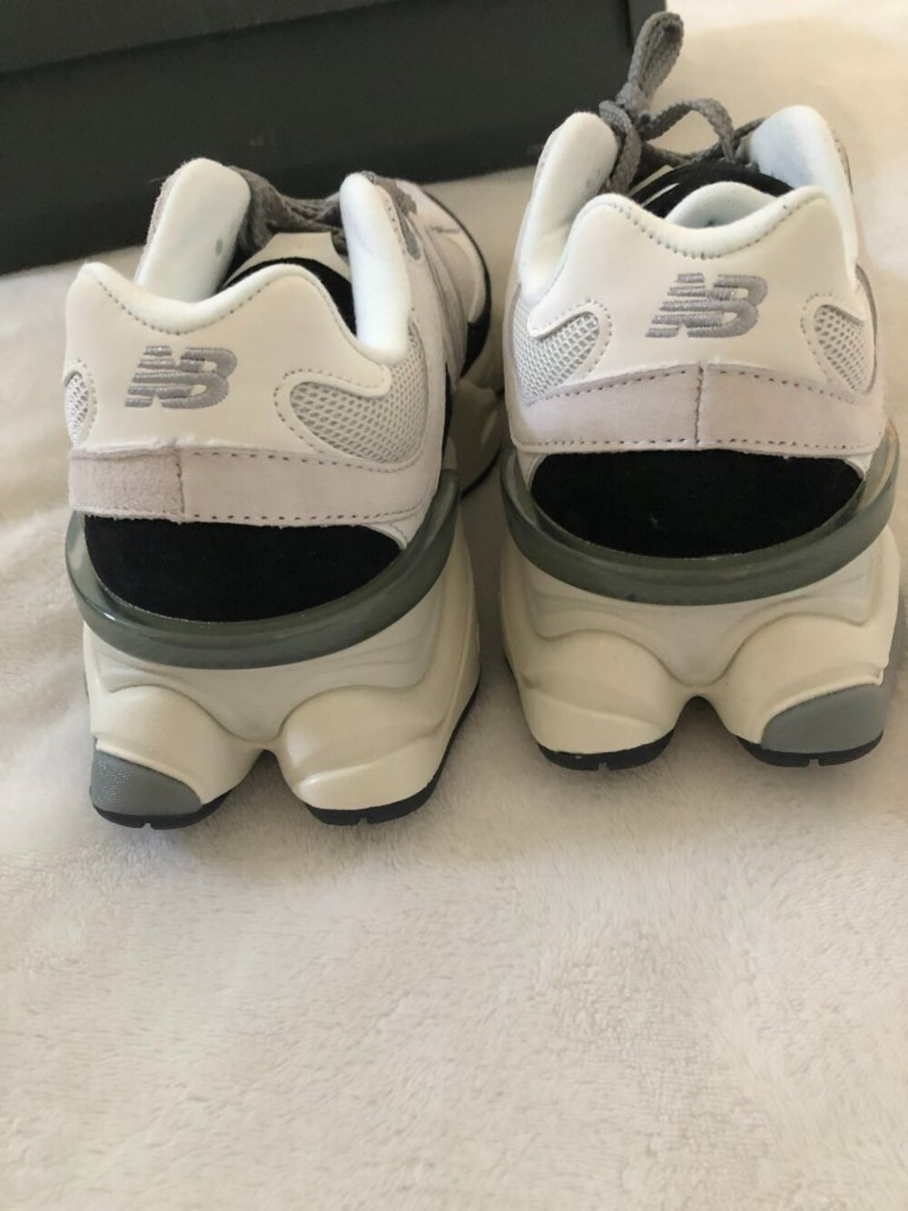NWT New Balance 9060 Grey Jet Black Sneakers Size 6.5 - Picture 8 of 13